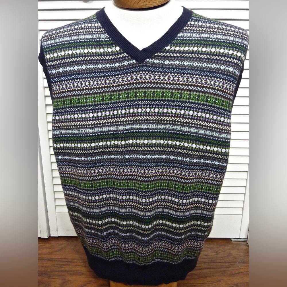 Lincs by David Chu designer sweater vest size large.